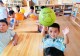 新县第四幼儿园暑期欢乐大派对开展神奇气球不倒翁趣味科学小实验活动