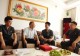 致敬英雄老兵 凝聚奋进力量 信阳中院院长“八一”走访慰问退役军人
